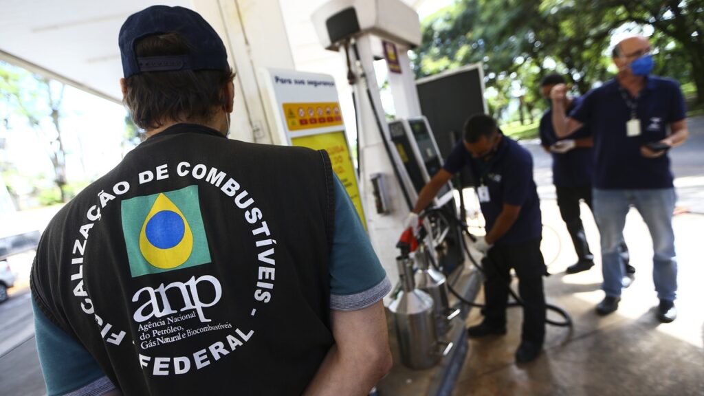 Distribuidoras de combustíveis apoiam resolução de combate à fraude
